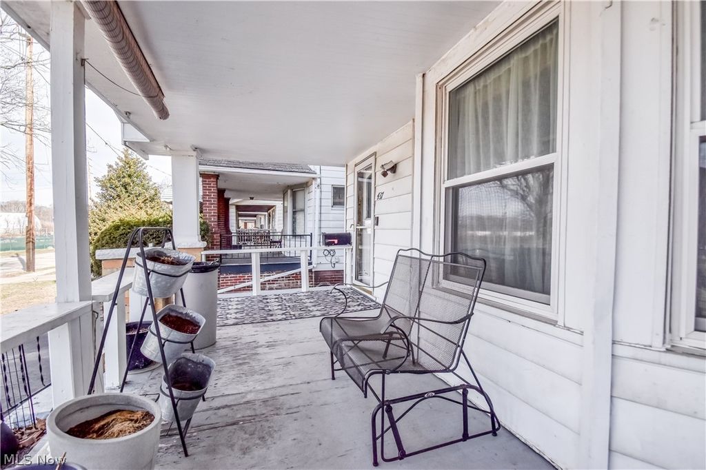 Photo of 437 E 112th Street, Cleveland, OH 44108 (MLS # 5188797)