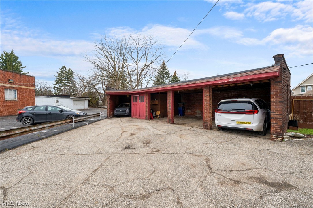 4764 Pearl Road