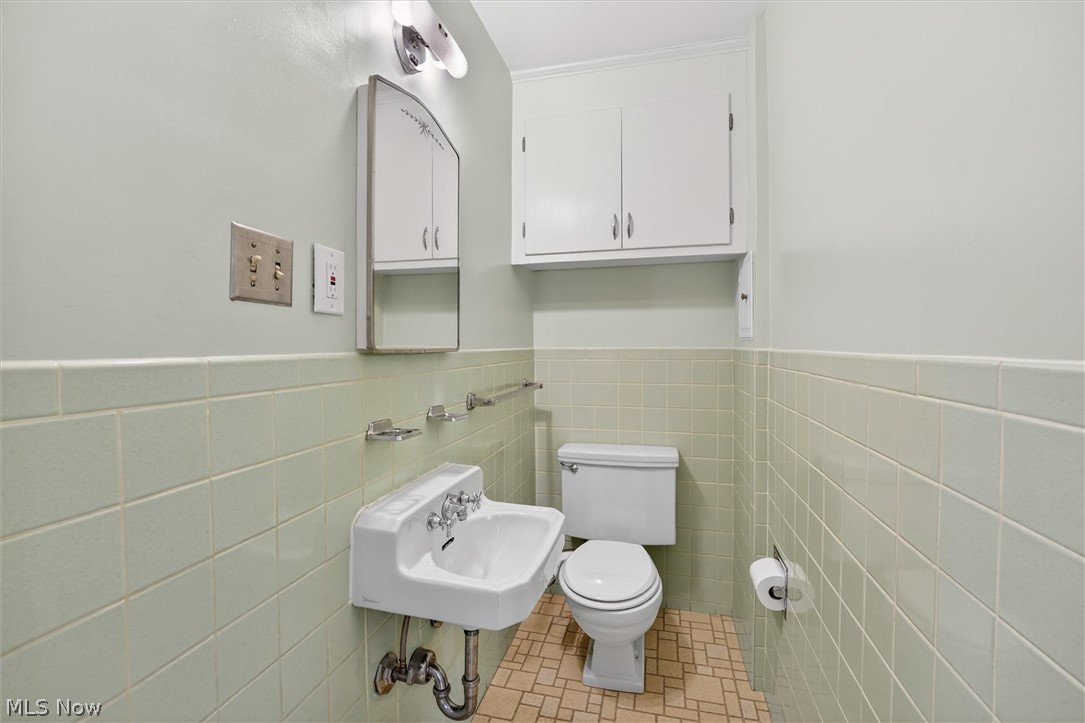 University 30 - Residential