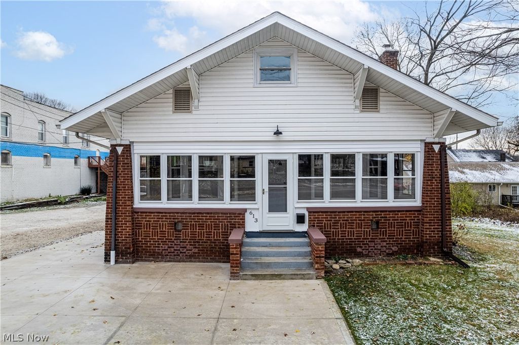 Photo of 613 Wooster Road N, Barberton, OH 44203 (MLS # 5191027)