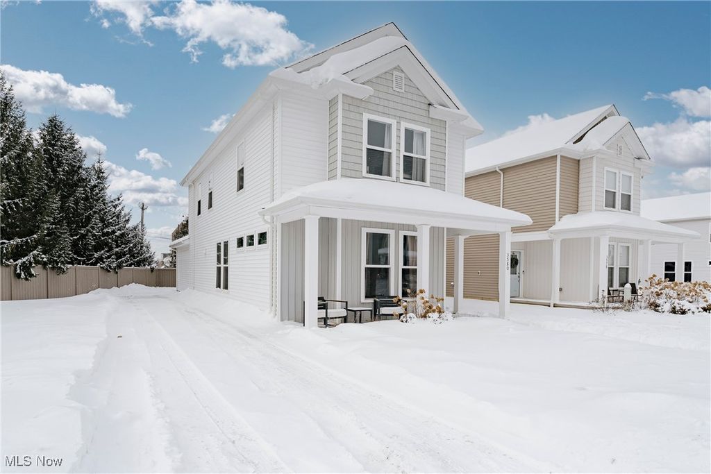 Photo of 3580 Gerome Court, Cleveland, OH 44105 (MLS # 5183416)