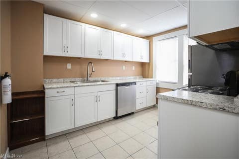 Tiny photo for 559 E Exchange Street, Akron, OH 44306 (MLS # 5239593)