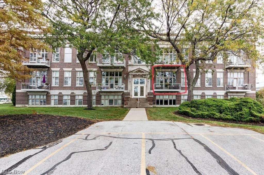 Photo of 1000 2nd Street #204, Fairport Harbor, OH 44077 (MLS # 5190599)