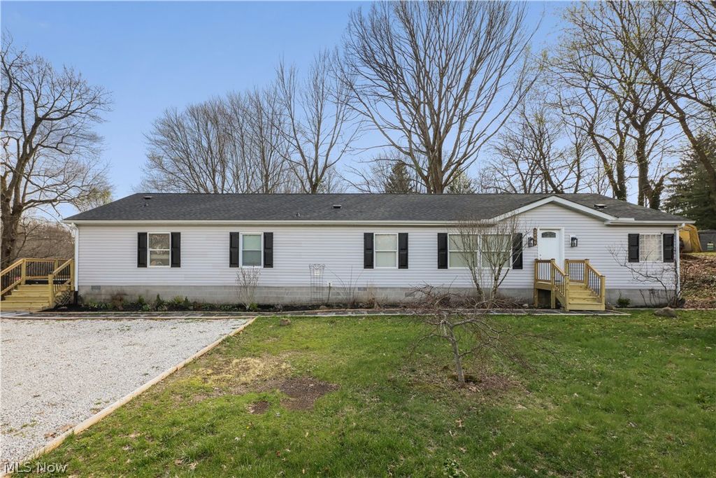 Photo of 2806 Pomatan Avenue, Akron, OH 44312 (MLS # 5200648)