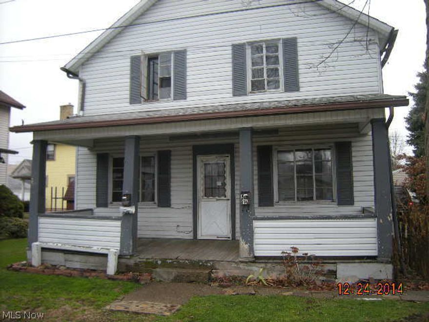 This is a Fannie Mae Homepath Property.  Up and down duplex in the downtown area. Each unit has 2 bedrooms and 1 bathroom.  Within walking distance of schools and shopping. Property also has a two car detached garage. Tremendous investment opportunity.  This property is now under auction terms. Agents, please read Broker comments.