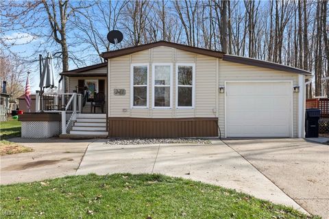 241 Twin Lake Dr, Elyria, OH 44035 - MLS#: 5111437