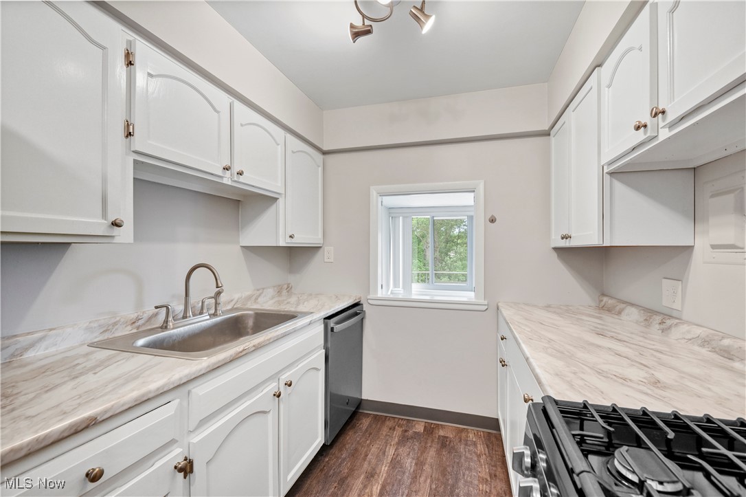 Carlyle Condo - Residential Lease