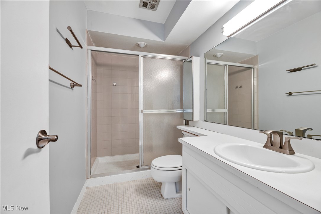 Carlyle Condo - Residential Lease