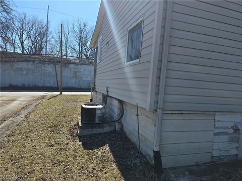 Tiny photo for 267 Milan Avenue, Amherst, OH 44001 (MLS # 5190382)