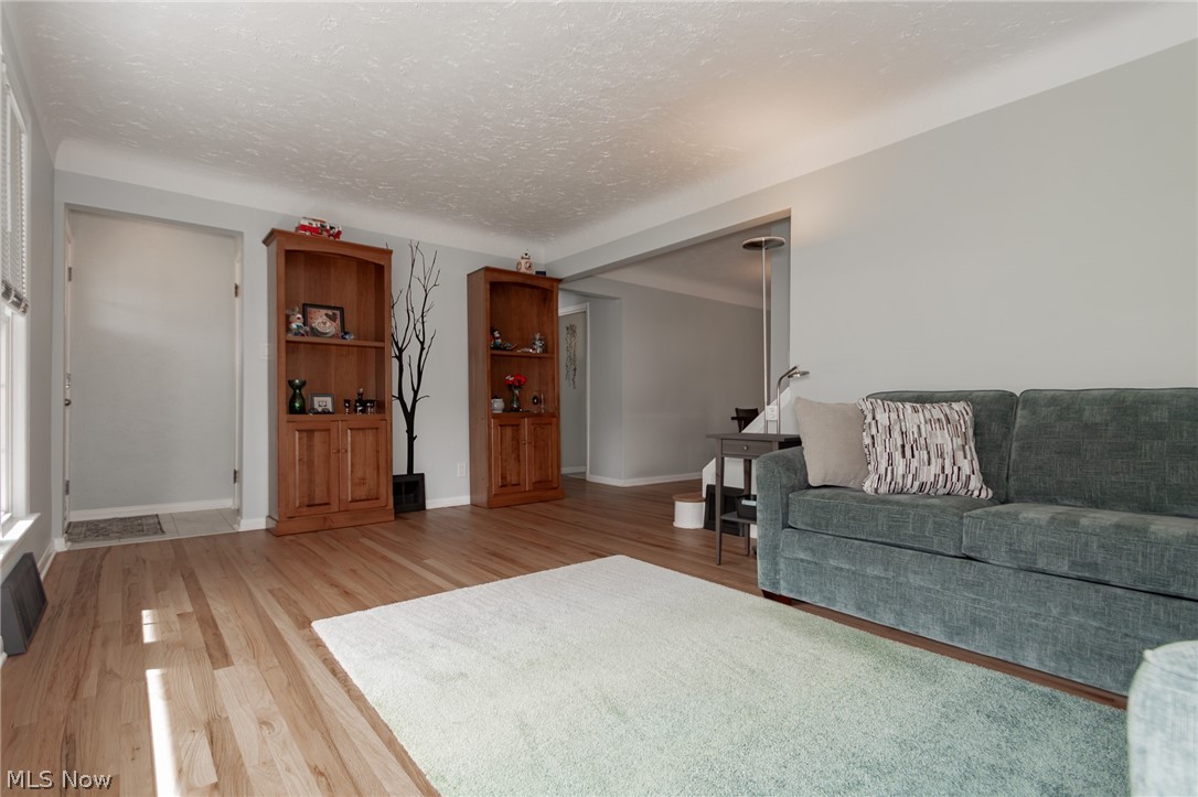 Lyndhurst Mdws Sub #4 - Residential