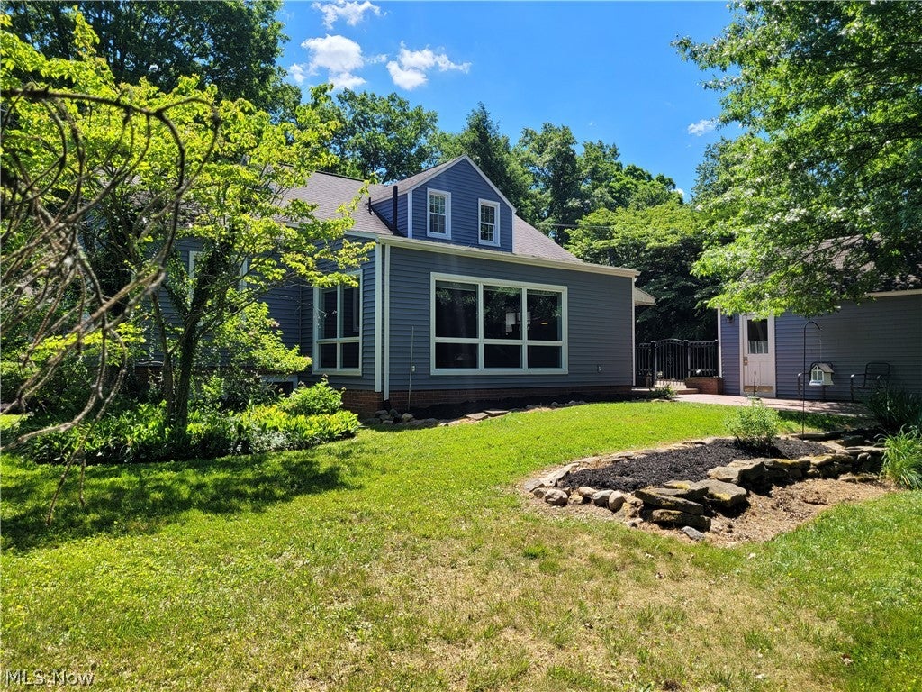 Photo of 1721 10th Street NE, Massillon, OH 44646 (MLS # 5218768)