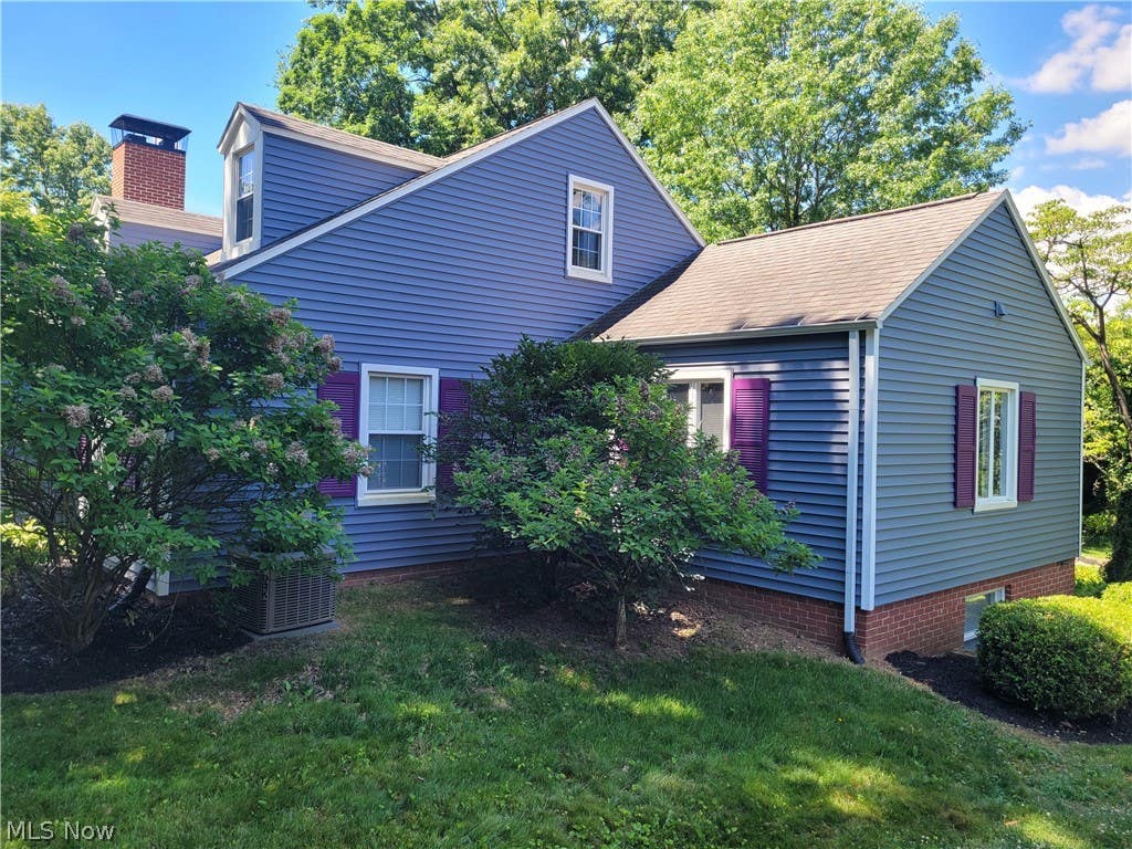 Photo of 1721 10th Street NE, Massillon, OH 44646 (MLS # 5218768)
