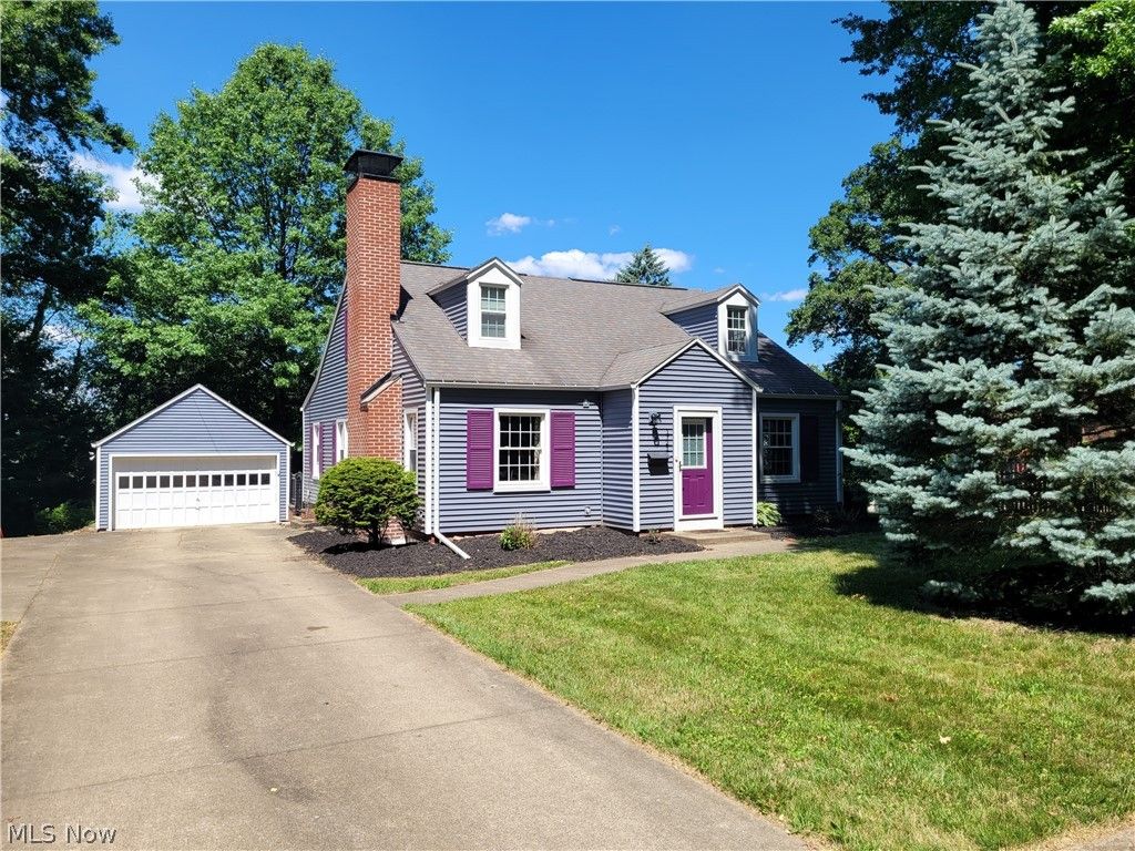 Photo of 1721 10th Street NE, Massillon, OH 44646 (MLS # 5218768)