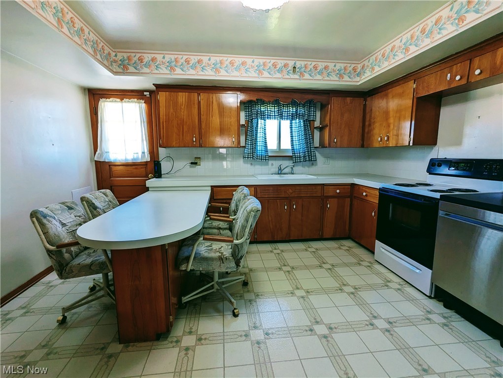 Harry J Moore 02 - Residential