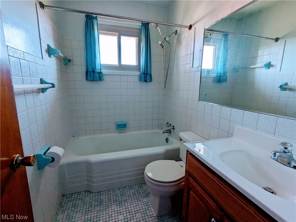 Harry J Moore 02 - Residential