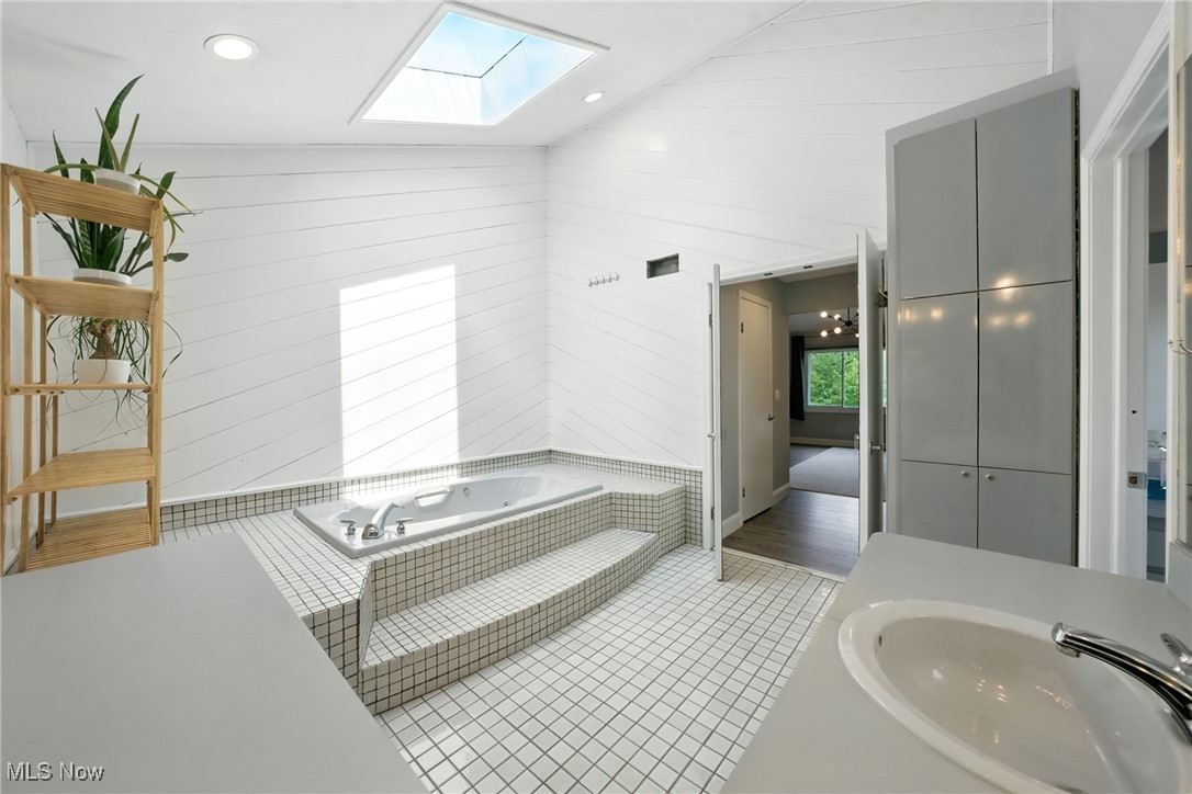 Beachwood, Ohio 44122, United States, 6 Bedrooms Bedrooms, ,6 BathroomsBathrooms,Residential,Active,151060