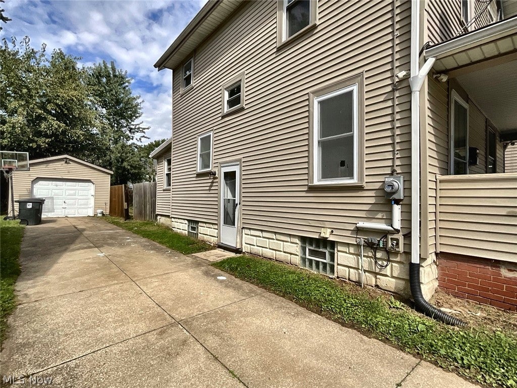 131 E Ido Avenue