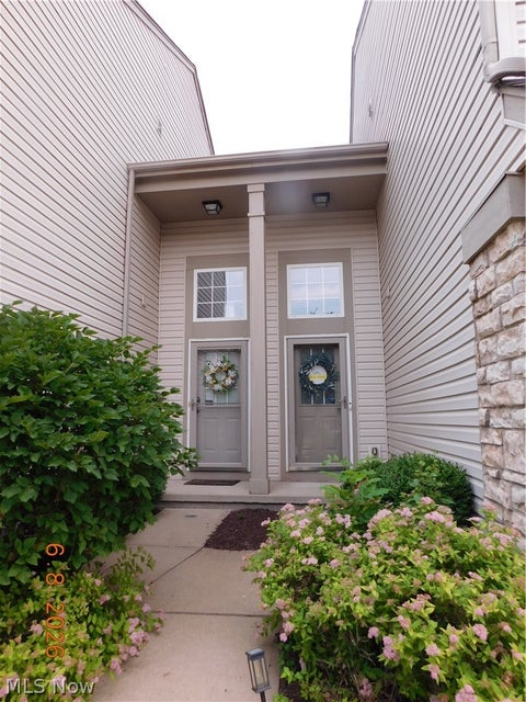 Tiny photo for 29026 Pembrooke Boulevard, Olmsted Falls, OH 44138 (MLS # 5221688)