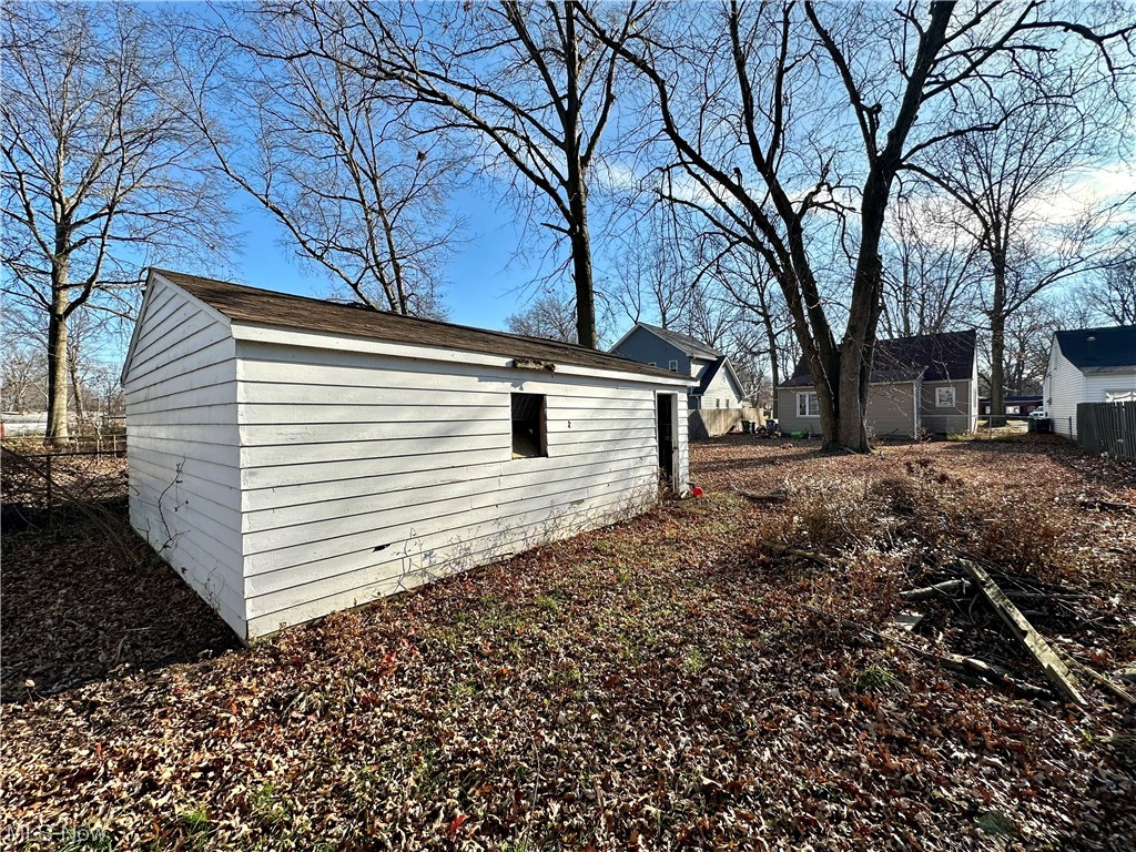 33675 Kenilworth Road, Eastlake, Ohio image 9