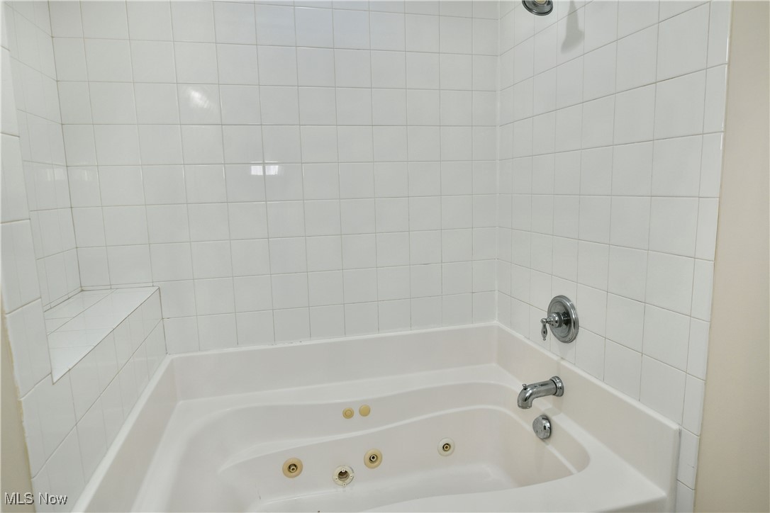 Villas/Greens Condos Ph 04 - Residential