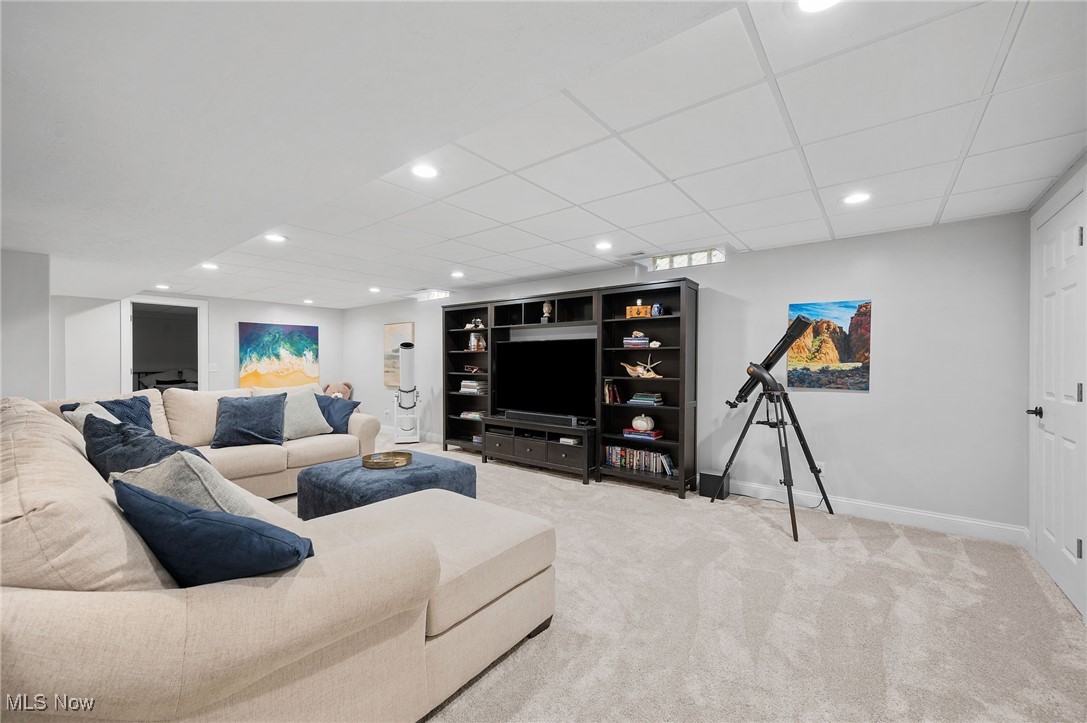 Avon, Ohio 44011, United States, 4 Bedrooms Bedrooms, ,3 BathroomsBathrooms,Residential,Pending,182637