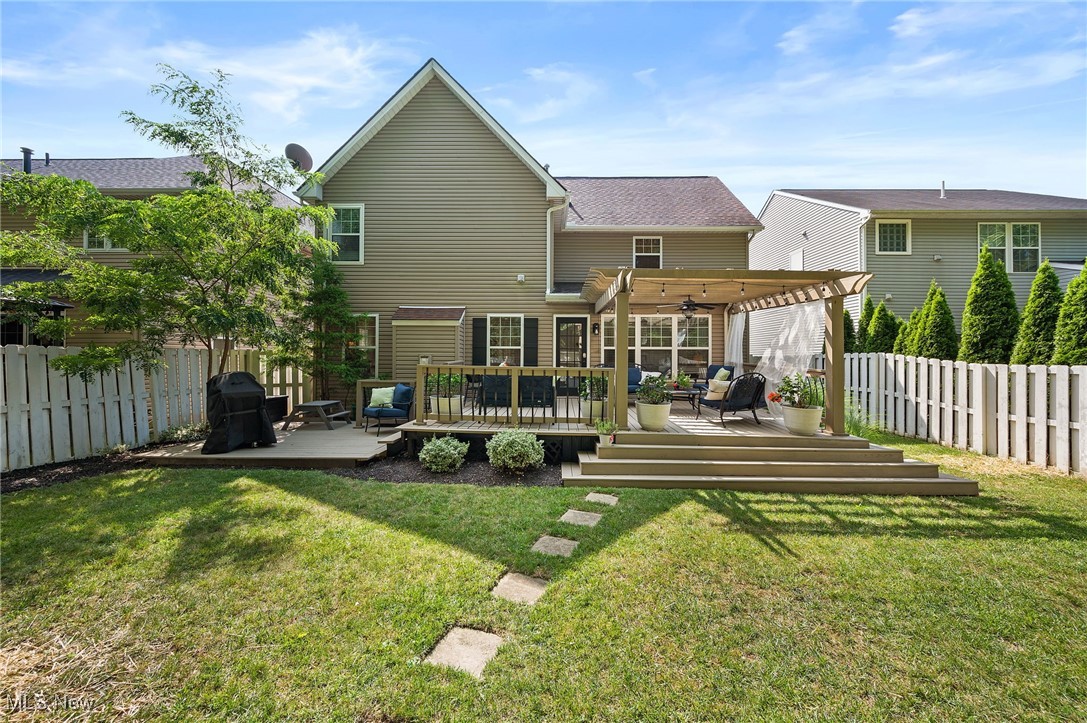 Avon, Ohio 44011, United States, 4 Bedrooms Bedrooms, ,3 BathroomsBathrooms,Residential,Pending,182637