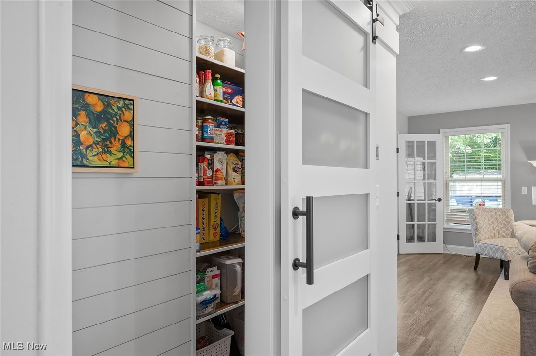 Avon, Ohio 44011, United States, 4 Bedrooms Bedrooms, ,3 BathroomsBathrooms,Residential,Pending,182637