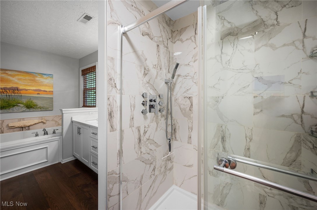 Avon, Ohio 44011, United States, 4 Bedrooms Bedrooms, ,3 BathroomsBathrooms,Residential,Pending,182637