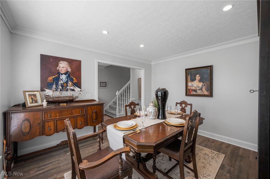 Avon, Ohio 44011, United States, 4 Bedrooms Bedrooms, ,3 BathroomsBathrooms,Residential,Pending,182637