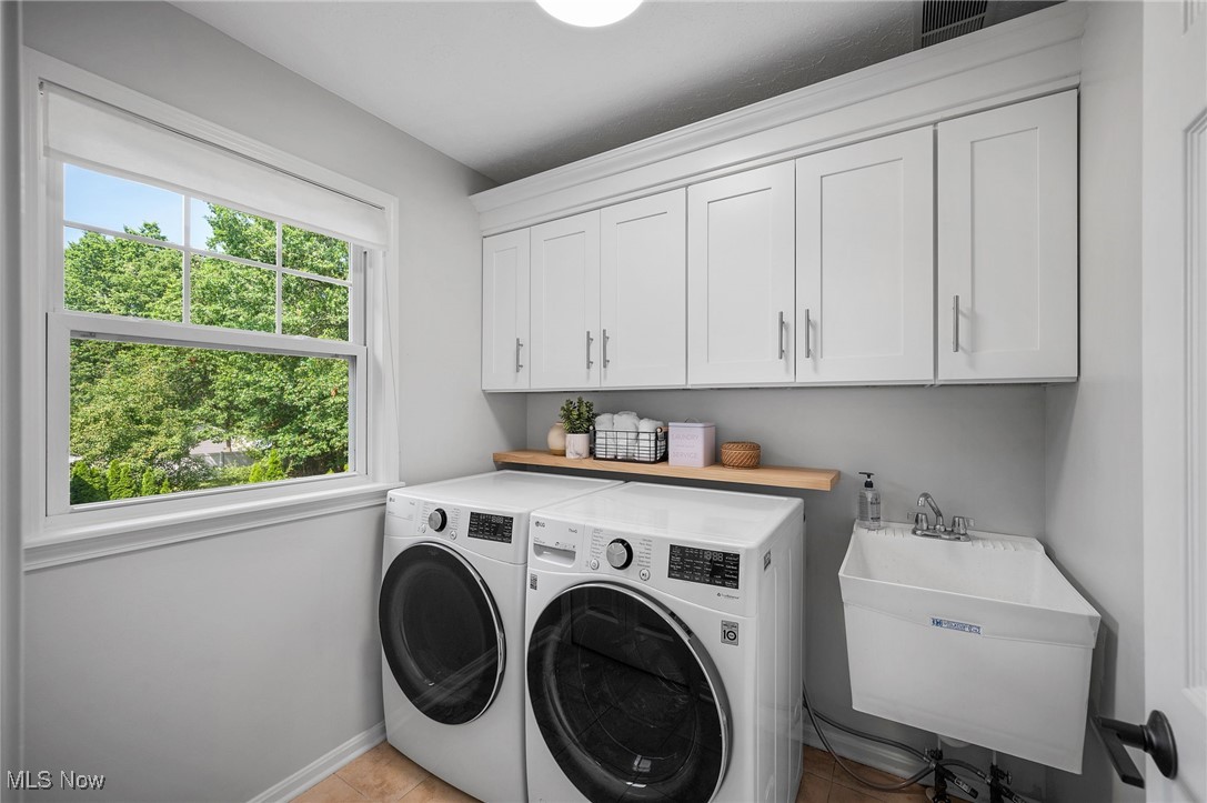 Avon, Ohio 44011, United States, 4 Bedrooms Bedrooms, ,3 BathroomsBathrooms,Residential,Pending,182637