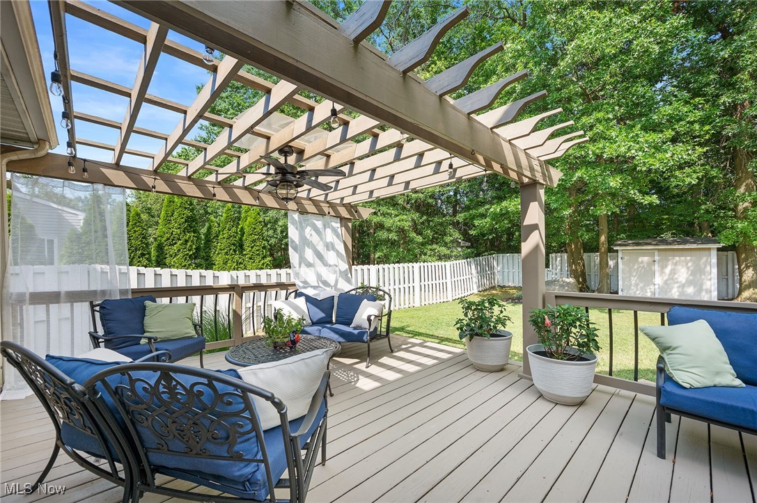 Avon, Ohio 44011, United States, 4 Bedrooms Bedrooms, ,3 BathroomsBathrooms,Residential,Pending,182637