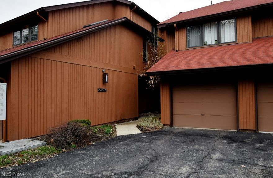 Desirable Ranch Style Condo .... Panoramic Views 24/7/365 .... Convenient And Smart One Floor Living .... Large Inviting Living Room With Cozy Fireplace .... Private Patio Area Overlooking The River .... Spacious Kitchen Open To Living And Dining Area .... Enormous Master Bedroom With Attached Bath And Large Walk In Closet .... Lots Of Storage Throughout .... Attached Garage .... All Appliances Included .... HOA Plans For Parking Area Re-Surfacing Underway ....  A Very Special River- Front Neighborhood .... Be 1st!