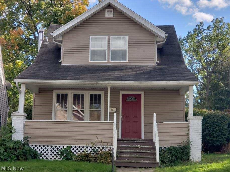 Much larager than it looks! Enjoy the large yard and deck off the master bedroom. Inside you'll love the extra large kitchen with formal dining room. The first floor features a bedroom or office. So much space here. Call today and start packing!