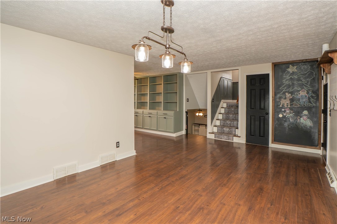 Hunting Hills Estates - Residential