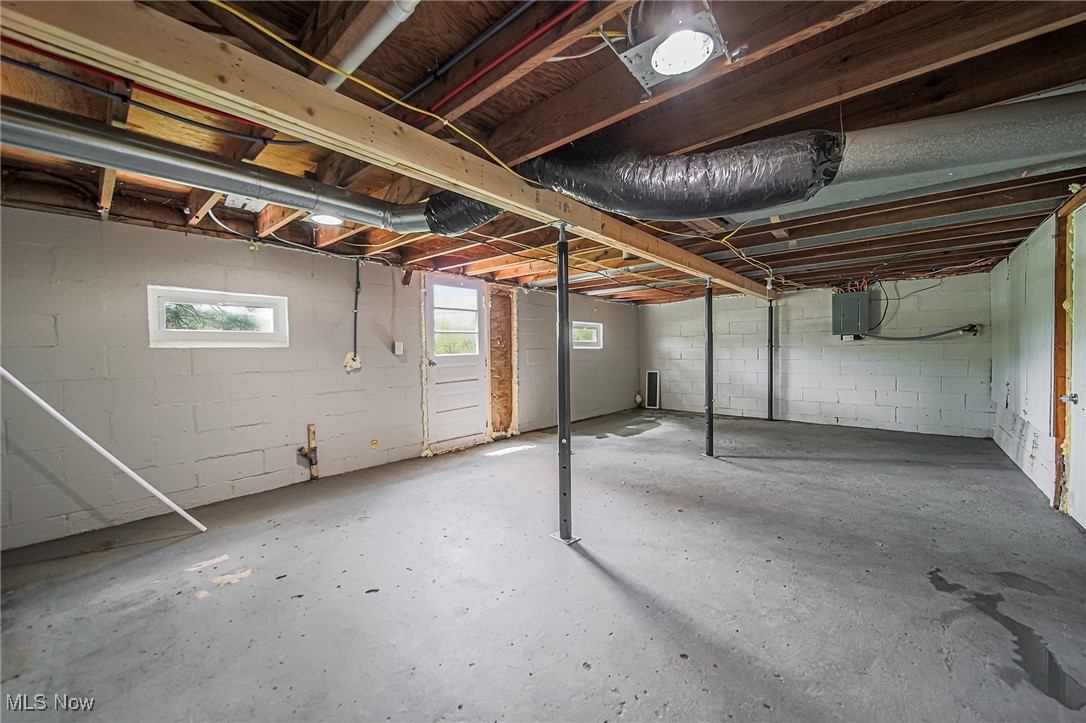 7592 Fort Laurens Road, Strasburg, Ohio image 16