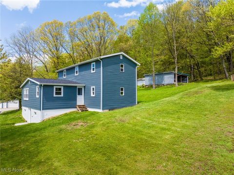7592 Fort Laurens Road NW Strasburg OH 44680