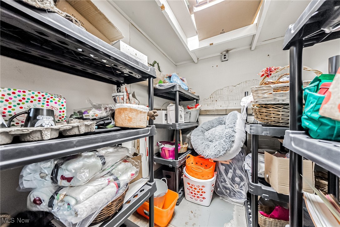 Warren Crest - Commercial Sale