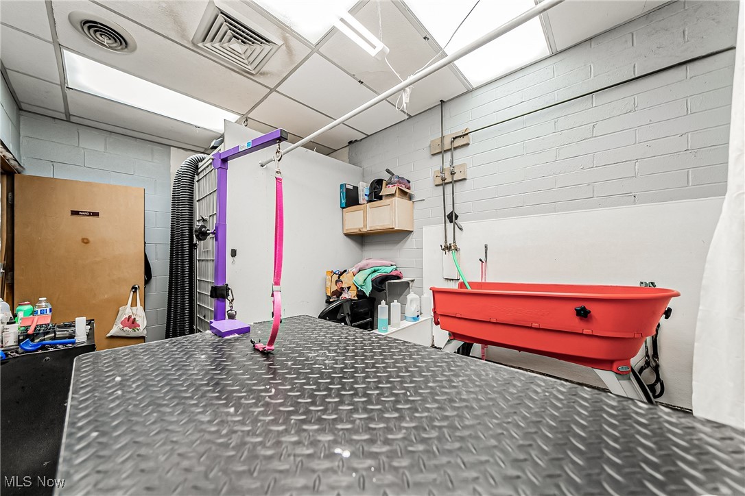 Warren Crest - Commercial Sale