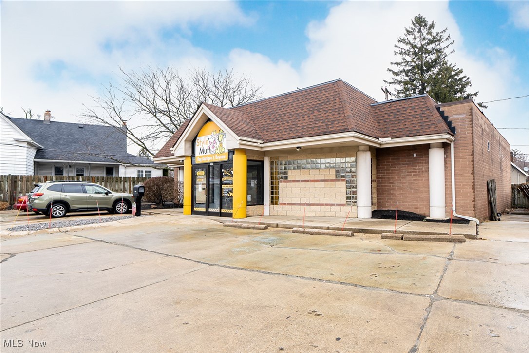 Warren Crest - Commercial Sale