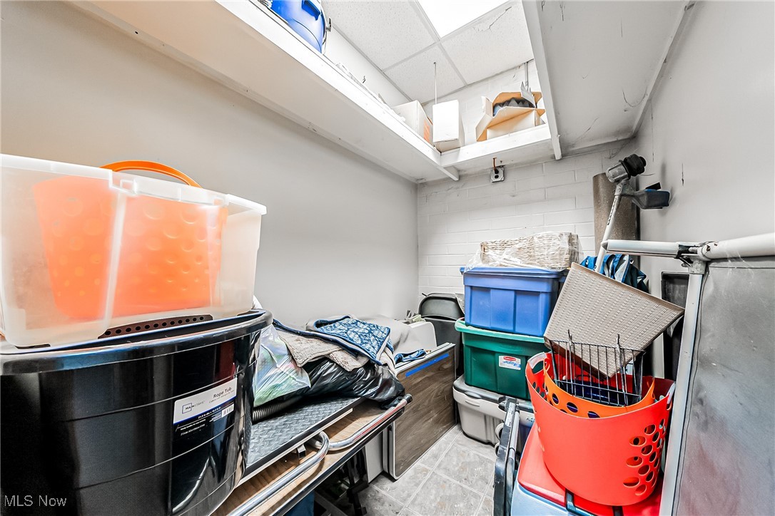 Warren Crest - Commercial Sale