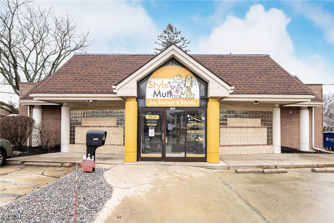 3525 Warren Road