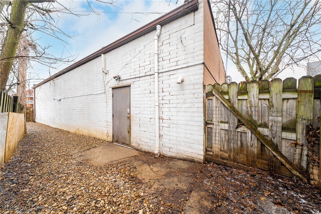 Warren Crest - Commercial Sale