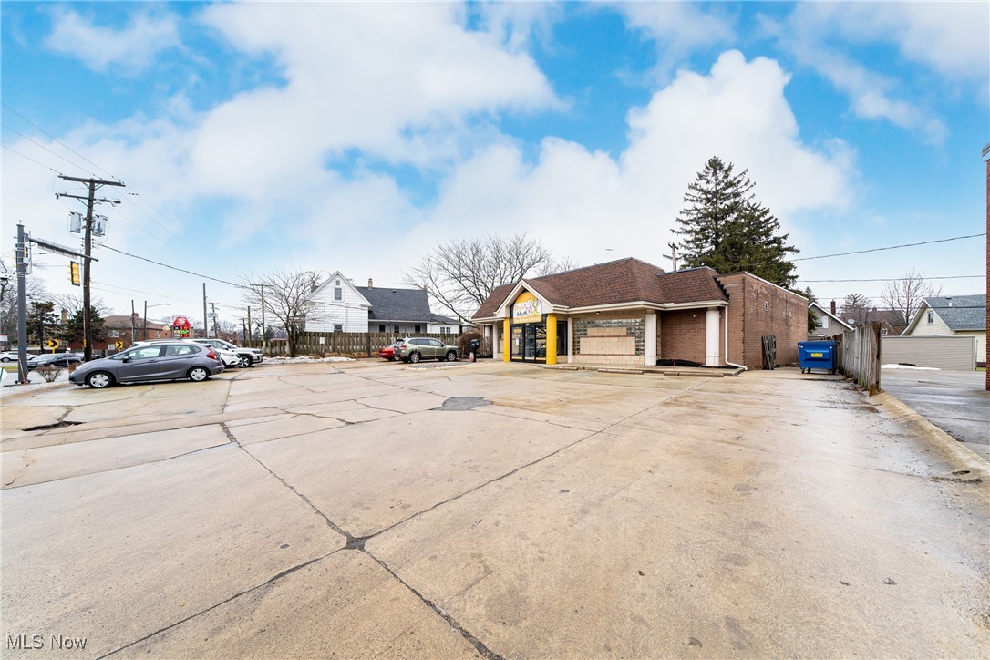 3525 Warren Road