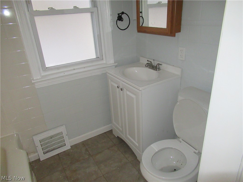 Bedford Realty Cos Bedford Heights - Residential Lease