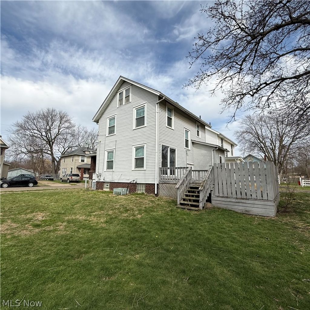 Photo of 2106 Indiana Way NE, Canton, OH 44705 (MLS # 5197444)