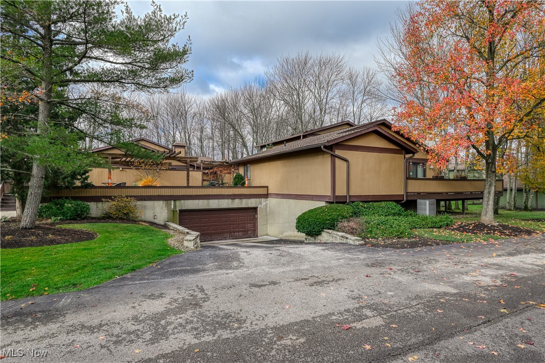 17640 Walnut Trail, Chagrin Falls, Ohio image 2