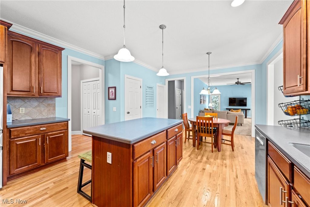 Photo of 635 Prestige Woods Boulevard, Aurora, OH 44202 (MLS # 5175788)