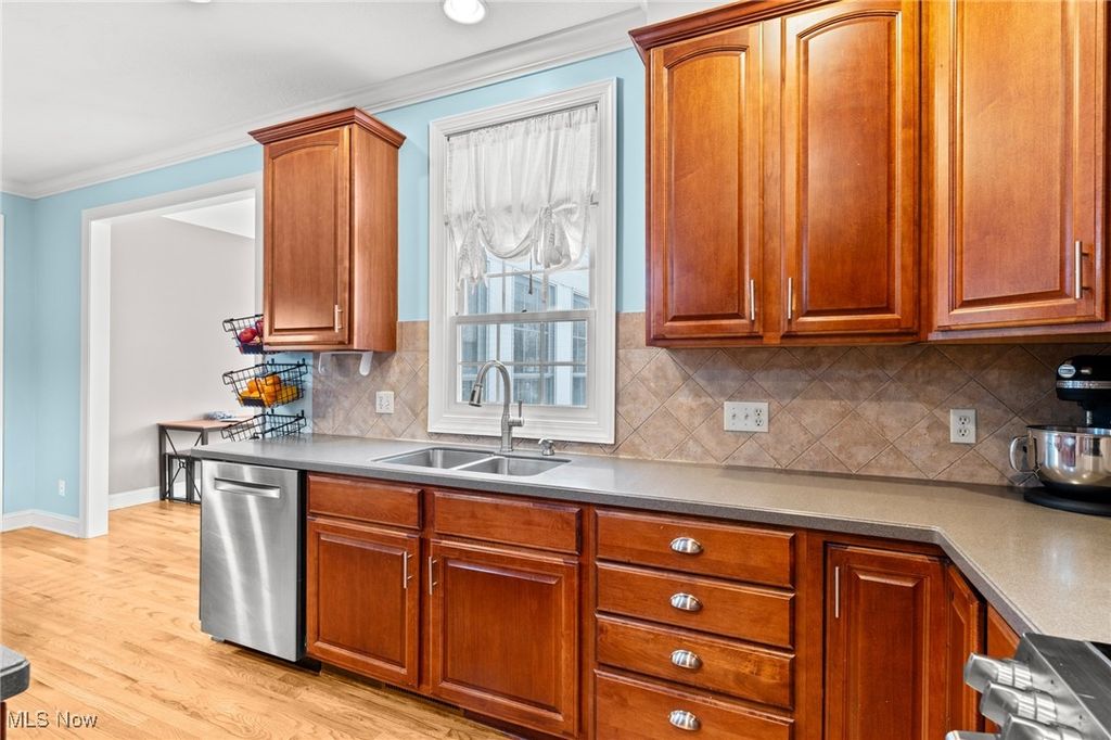 Photo of 635 Prestige Woods Boulevard, Aurora, OH 44202 (MLS # 5175788)