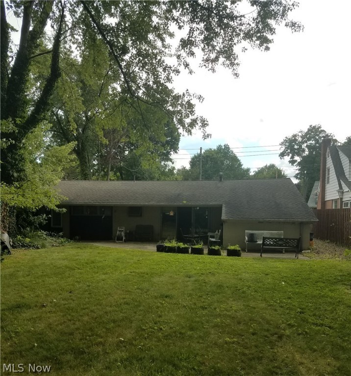 Come take a look at this gorgeous two bedroom two bathroom ranch style house, Located on a cozy wooded lot backing up to Wallace Lake in the Metroparks! You don't want to miss out on this house, or anything the beautiful city of Berea has to offer!! Contingent on closing of new home.