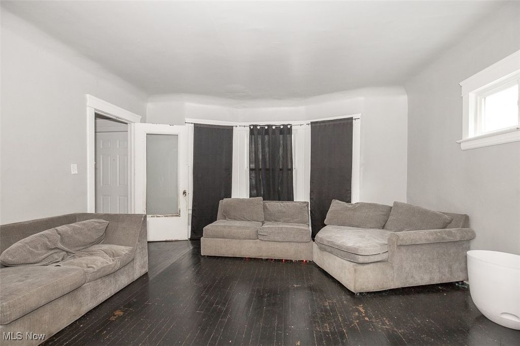 Photo of 10322 Parkgate Avenue, Cleveland, OH 44108 (MLS # 5175569)